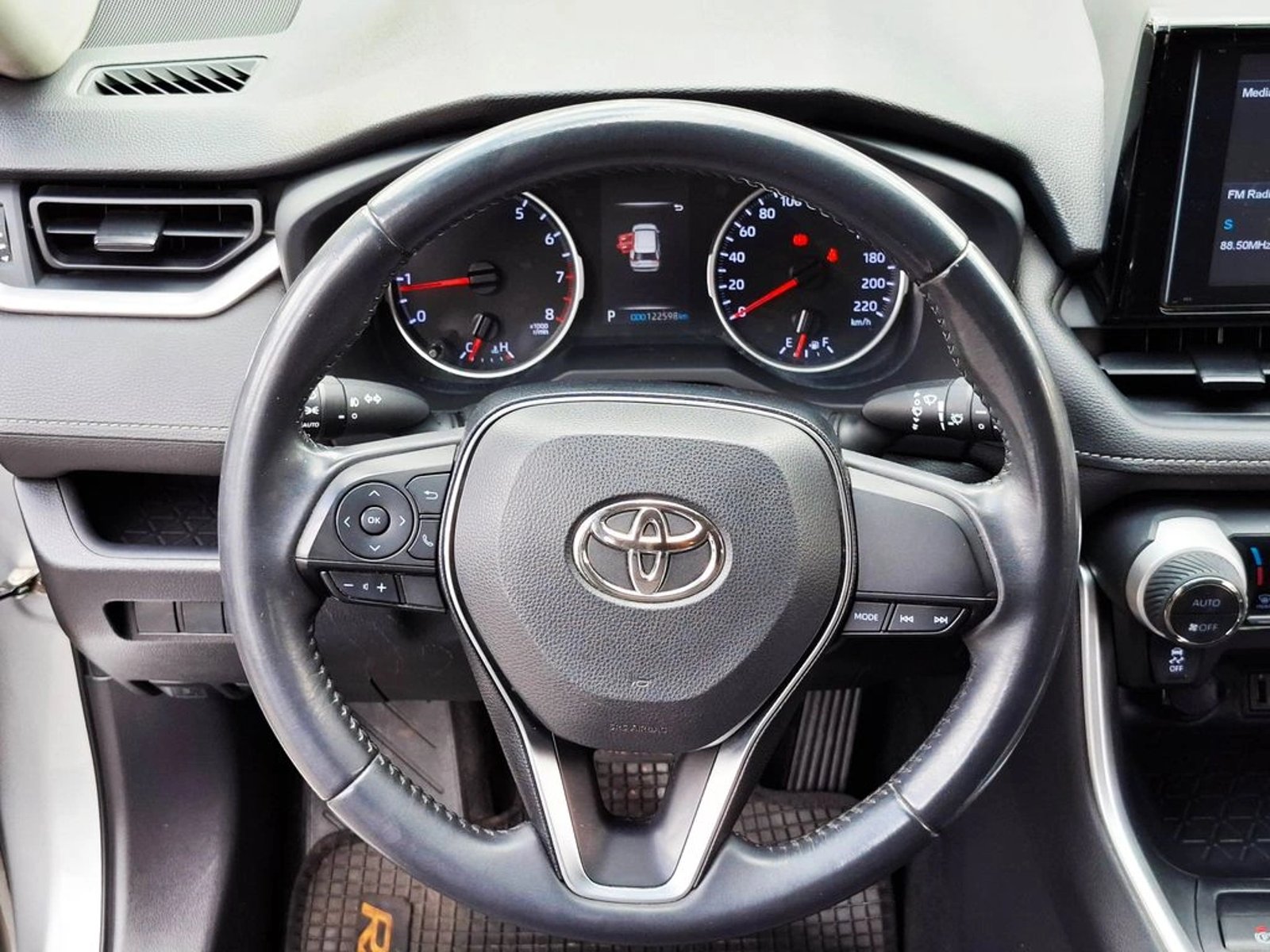 TOYOTA RAV4 2.0 XLE 4X2 AT 5P 2019 - Imagen 18 de 20