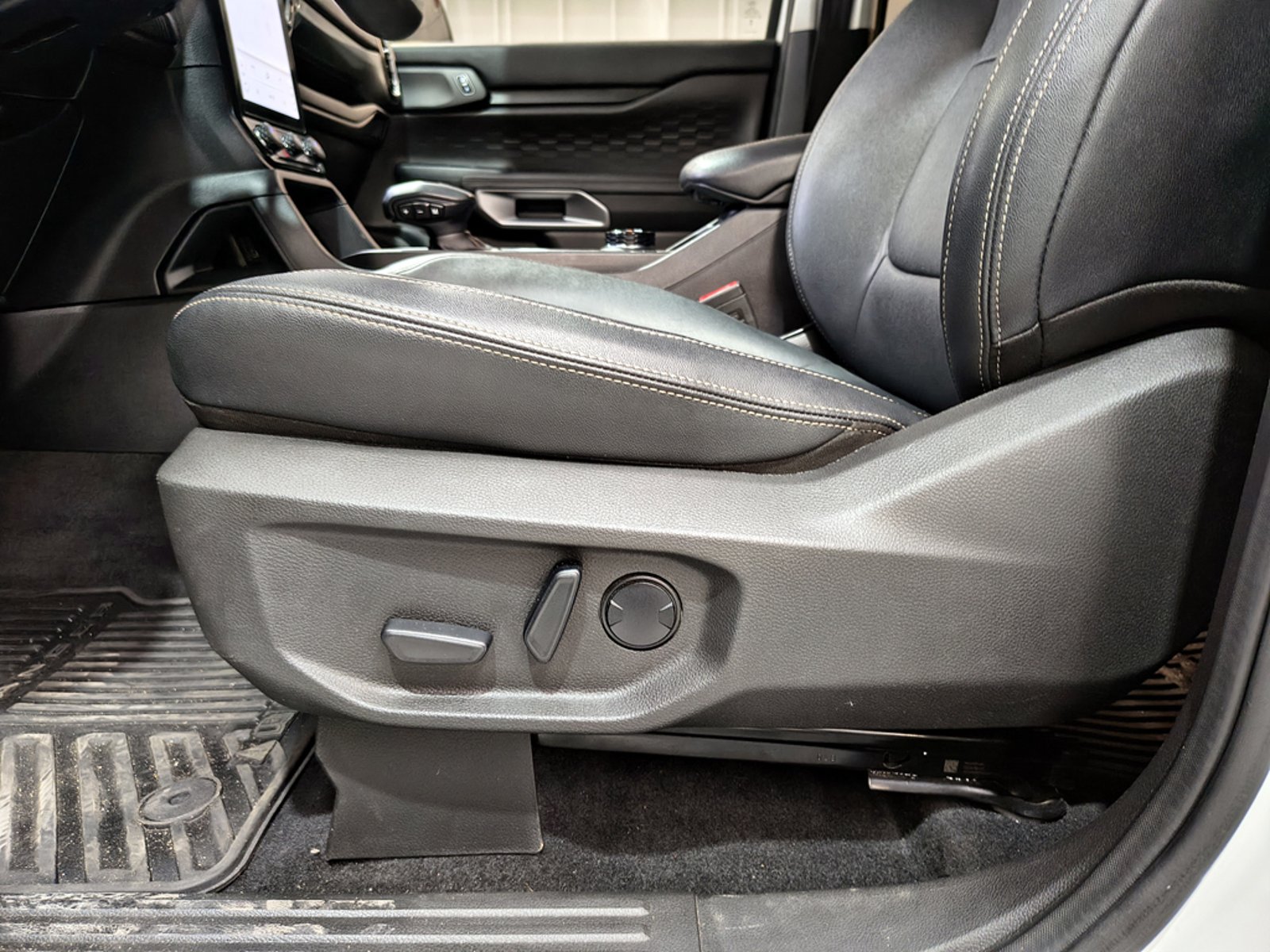 FORD RANGER 3.0 LTD DIESEL 4X4 DOB. CAB. AT 4P 2025 - Imagen 11 de 20