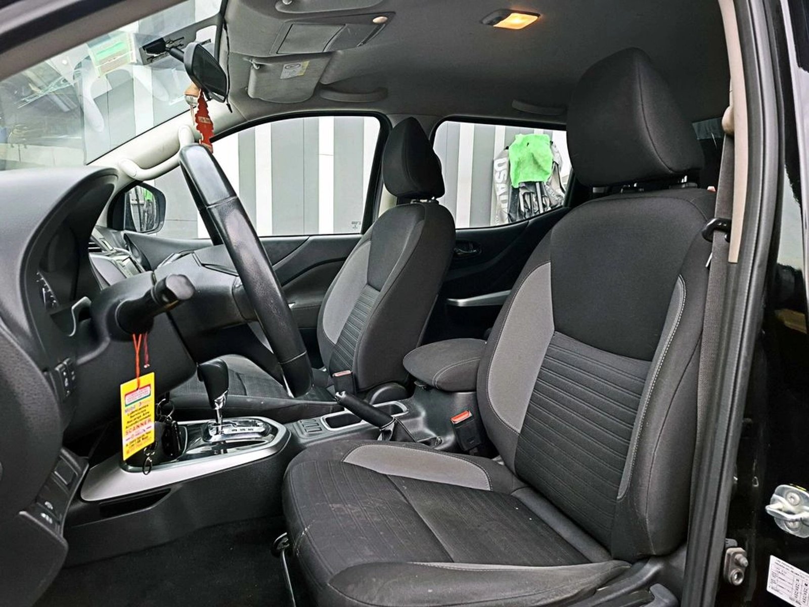 Nissan NAVARA 2.3 4X4 XE 2021 - Imagen 10 de 16