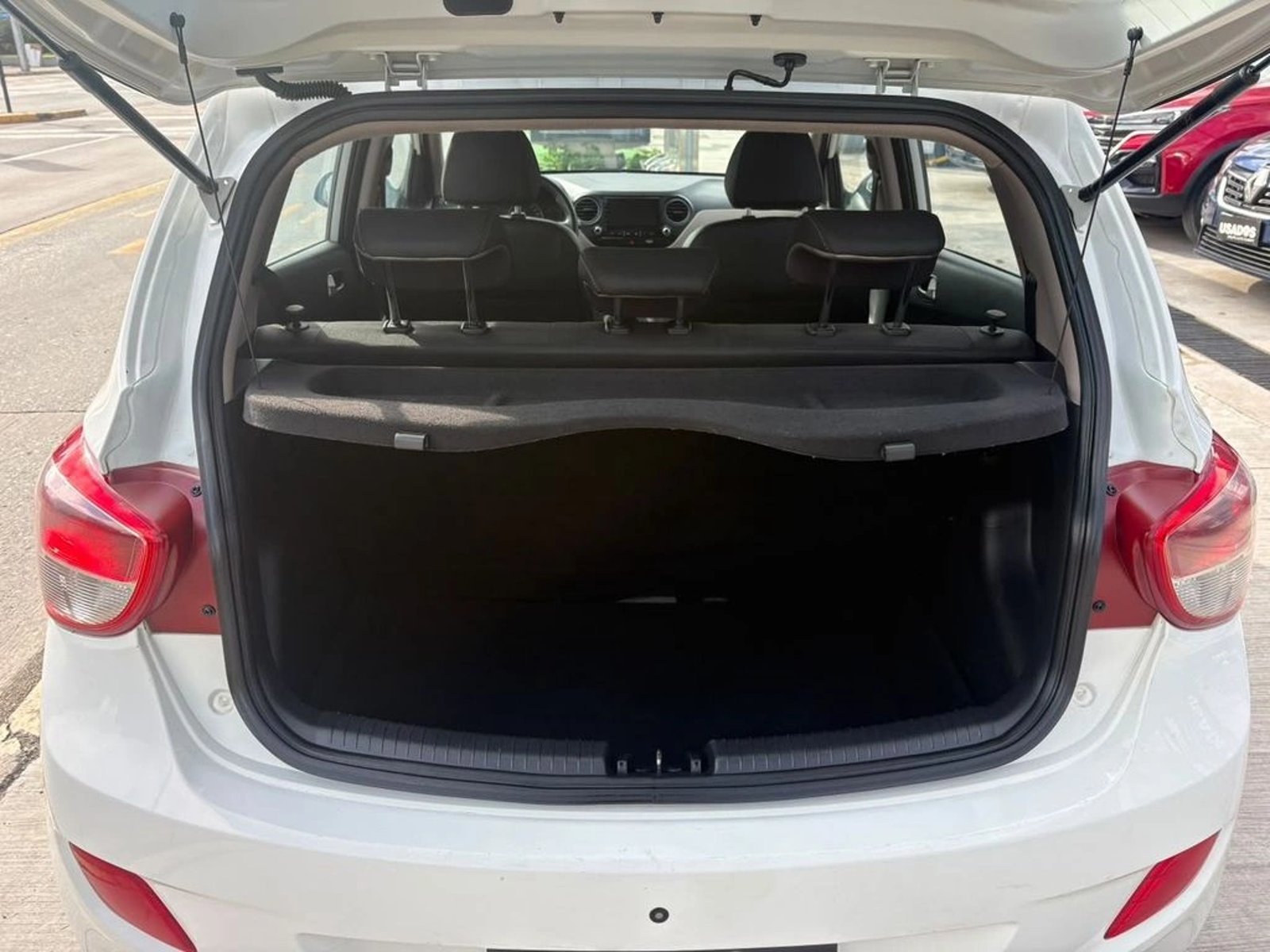 Hyundai GRAND I10 1.2 GLS 2017 - Imagen 9 de 10