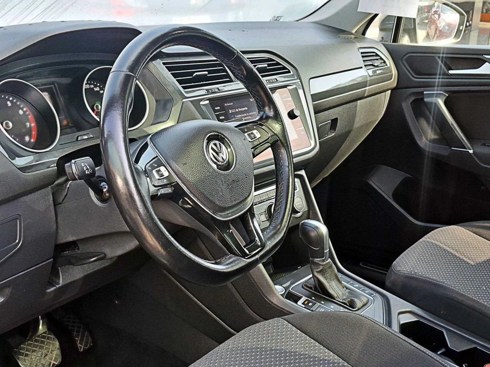 Volkswagen TIGUAN 1.4 TSI HIGHLINE 150HP AT 2019 - Imagen 8 de 17