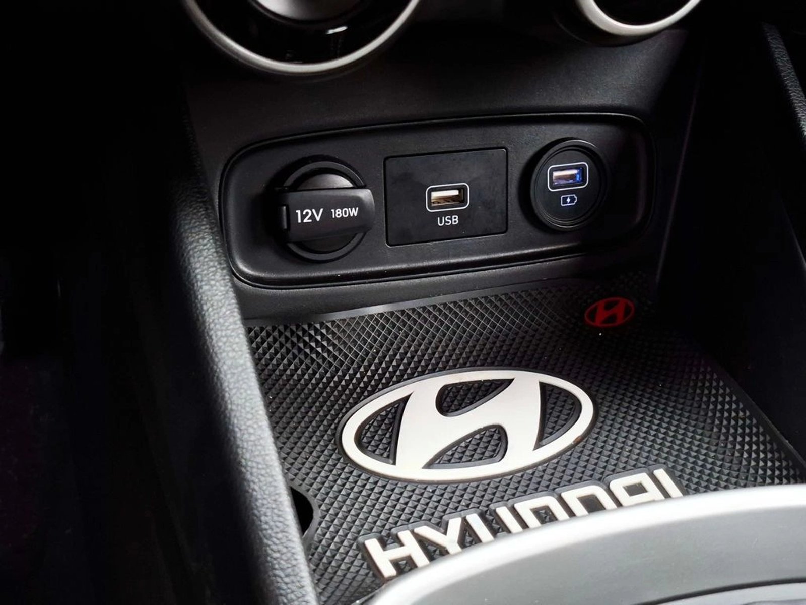 Hyundai VENUE 1.6 QX PREMIUM MT 2021 - Imagen 19 de 20