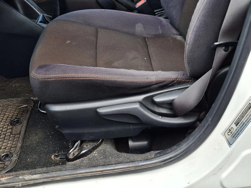 Toyota YARIS 1.5 2016 - Imagen 12 de 20