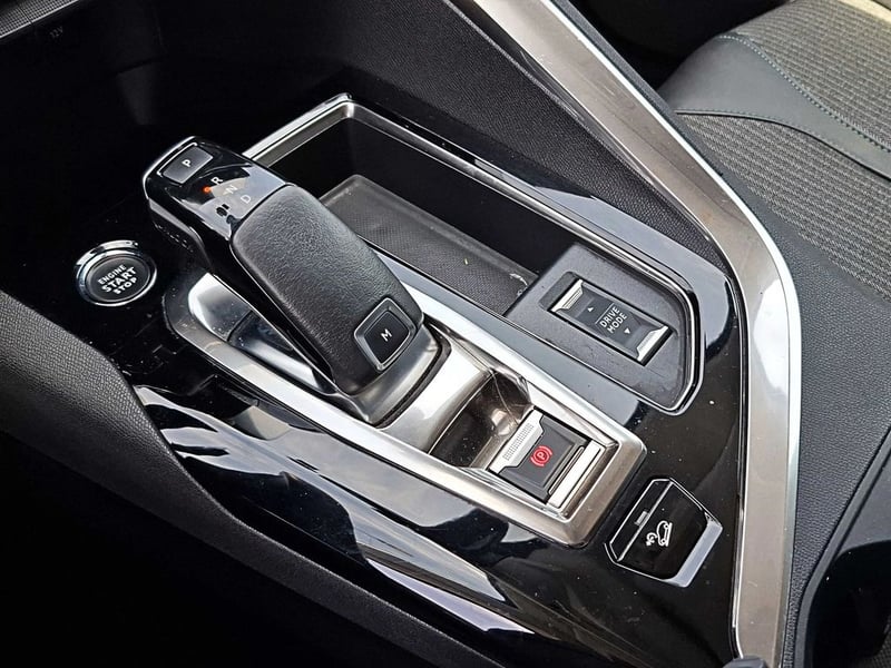Peugeot 3008 1.6 ALLURE 4X2 165 EAT6 5P 2022 - Imagen 16 de 16