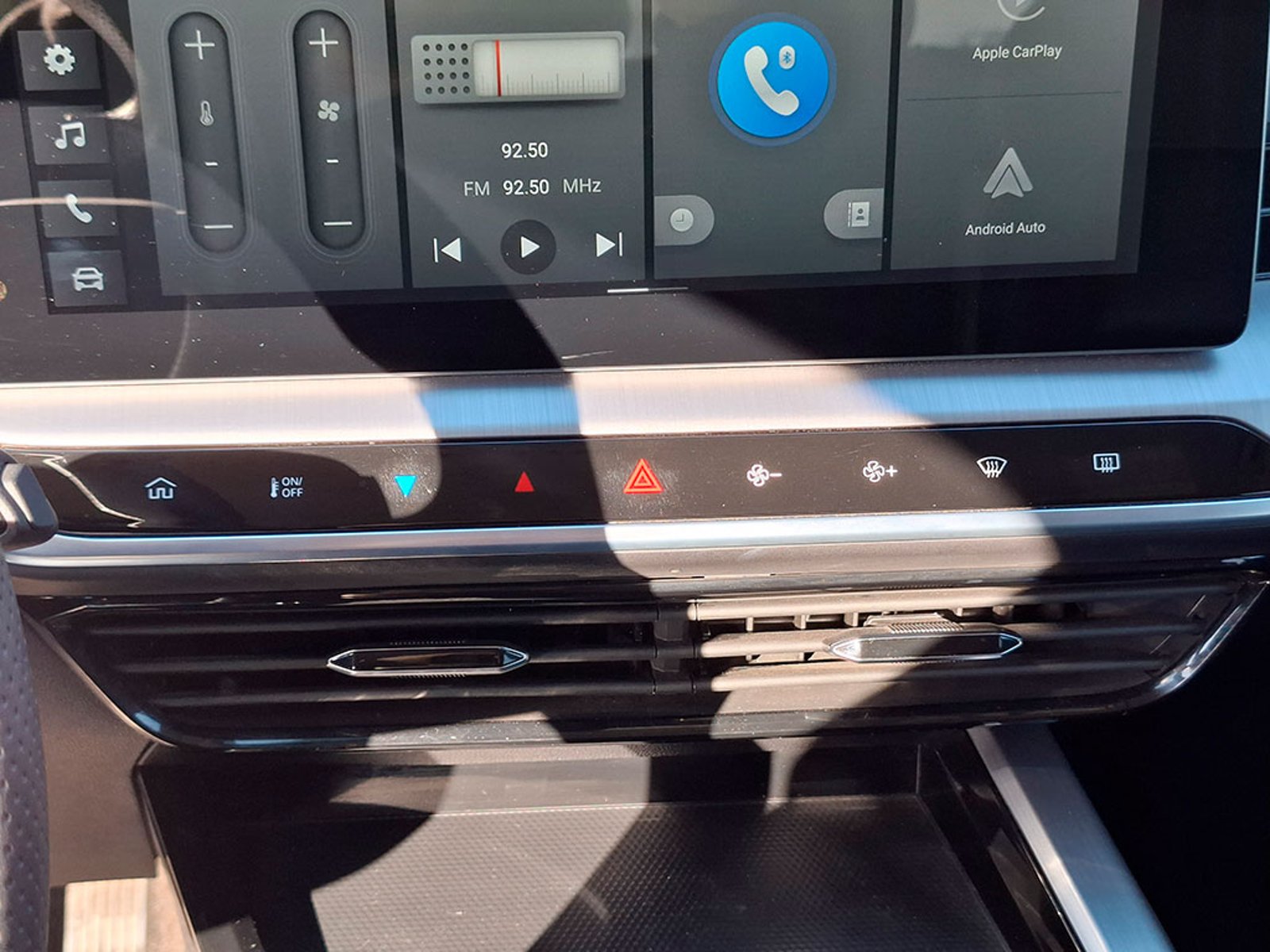 MG ONE 1.5 DLX AT 2025 - Imagen 18 de 20