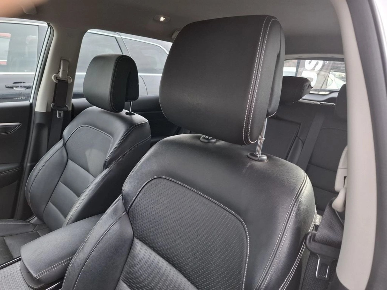 Renault KOLEOS 2.5 ZEN 2WD AT 5P 2023 - Imagen 18 de 20
