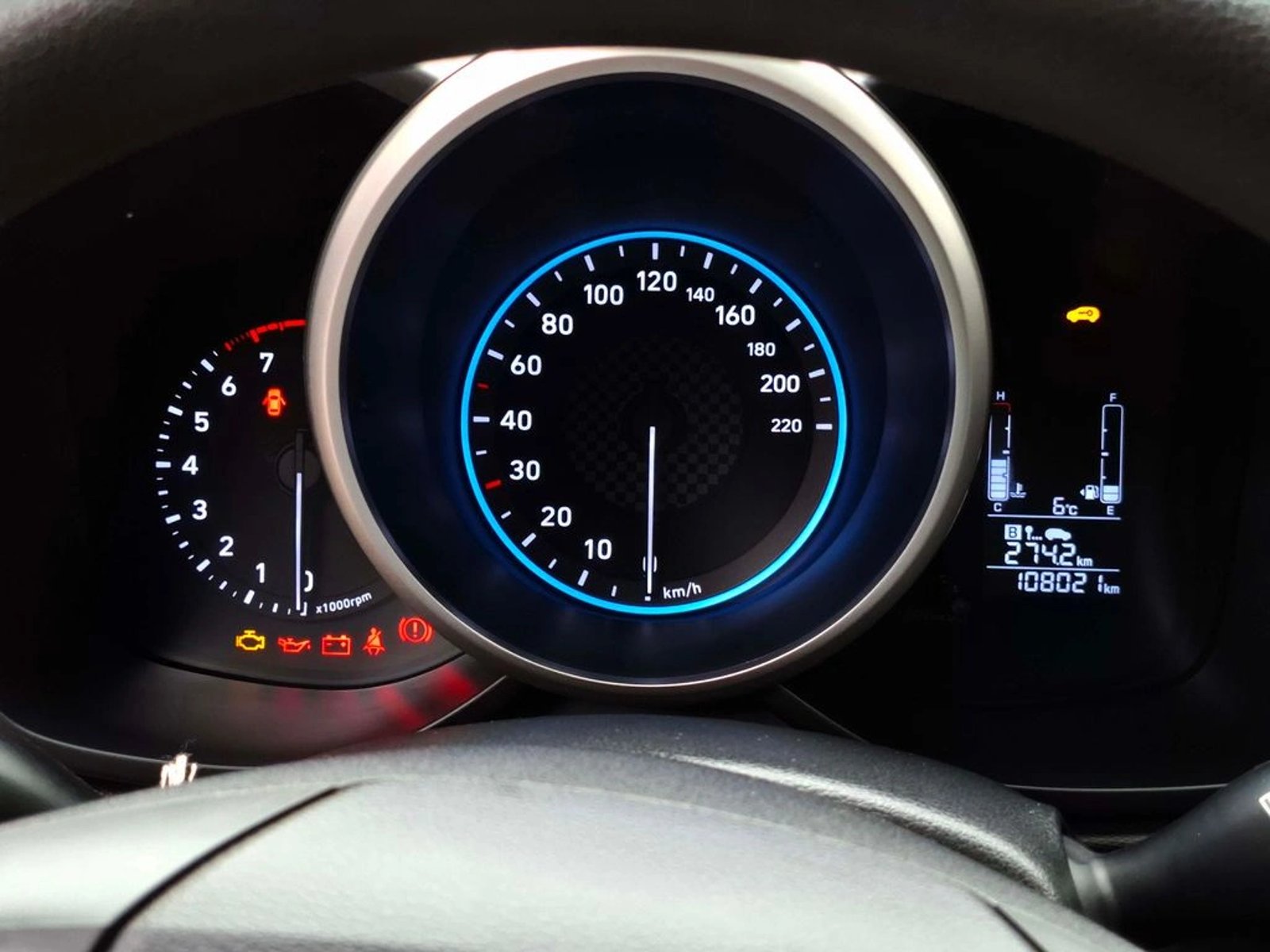 Hyundai VENUE 1.6 QX PREMIUM MT 2021 - Imagen 16 de 20