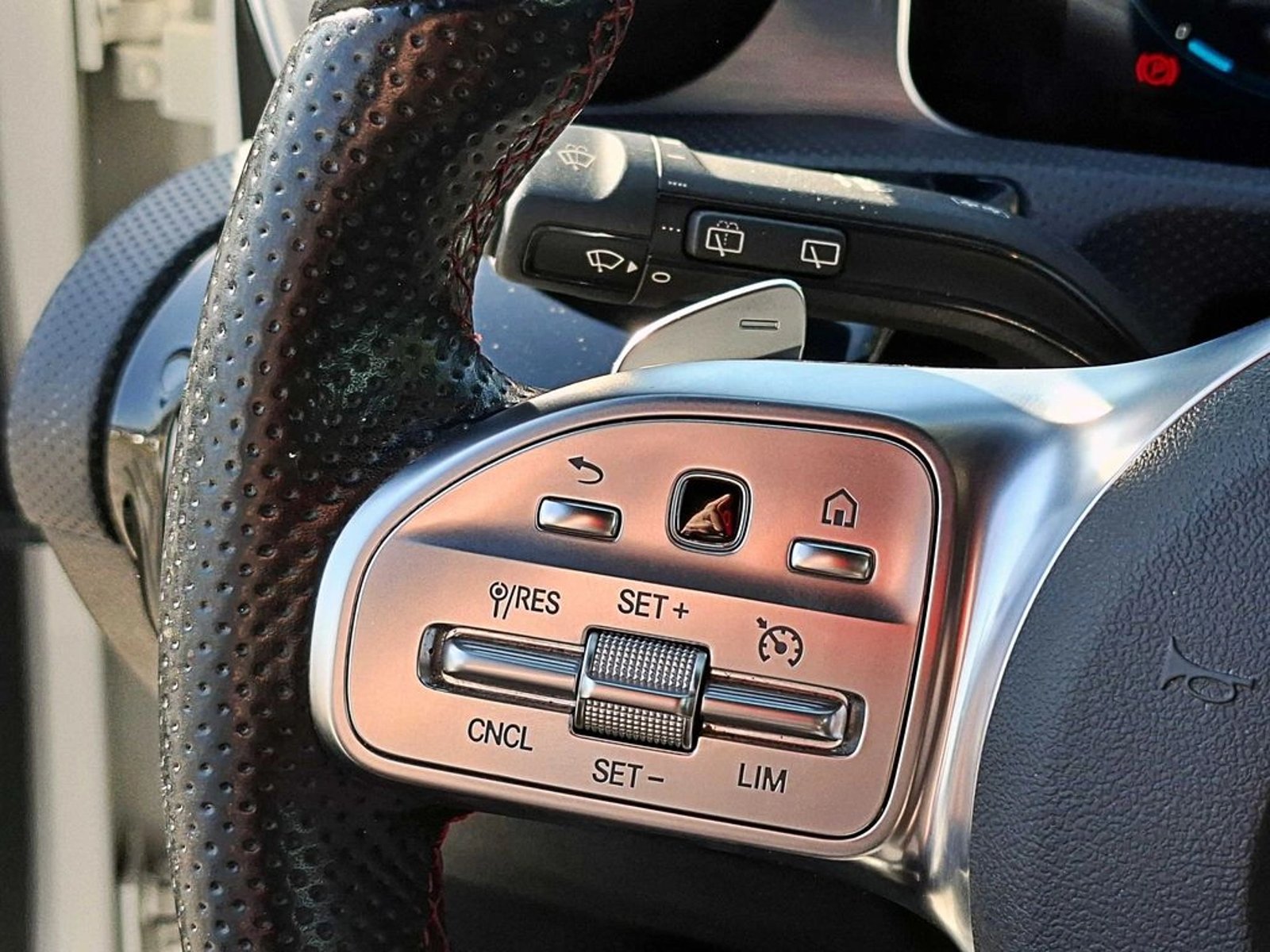 MERCEDES-BENZ A 250 2.0 SPORT AT 2019 - Imagen 13 de 18