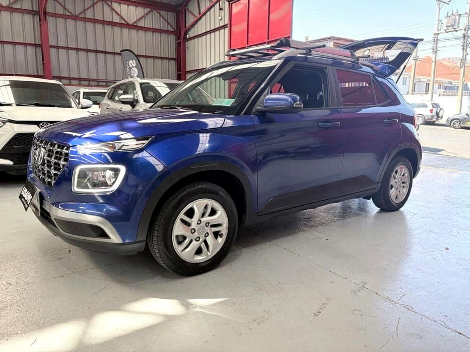 Hyundai VENUE 1.6 QX PLUS 4X2 MT 5P 2021 - Foto 4 de 11