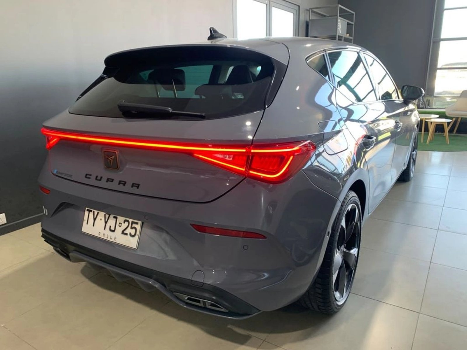 Cupra LEÓN 1.4 TSI AT 2025 - Foto 4 de 11