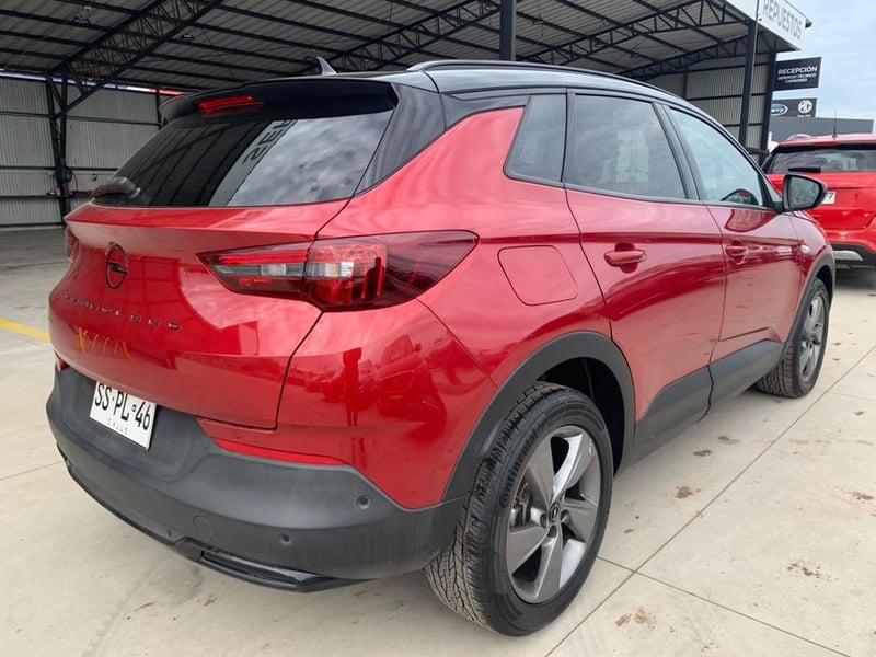 Opel GRANDLAND 1.2T GS LINE MT 2023 - Imagen 4 de 10