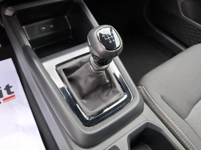 Chevrolet SAIL 1.5 HB LT MT 2025 - Imagen 16 de 20