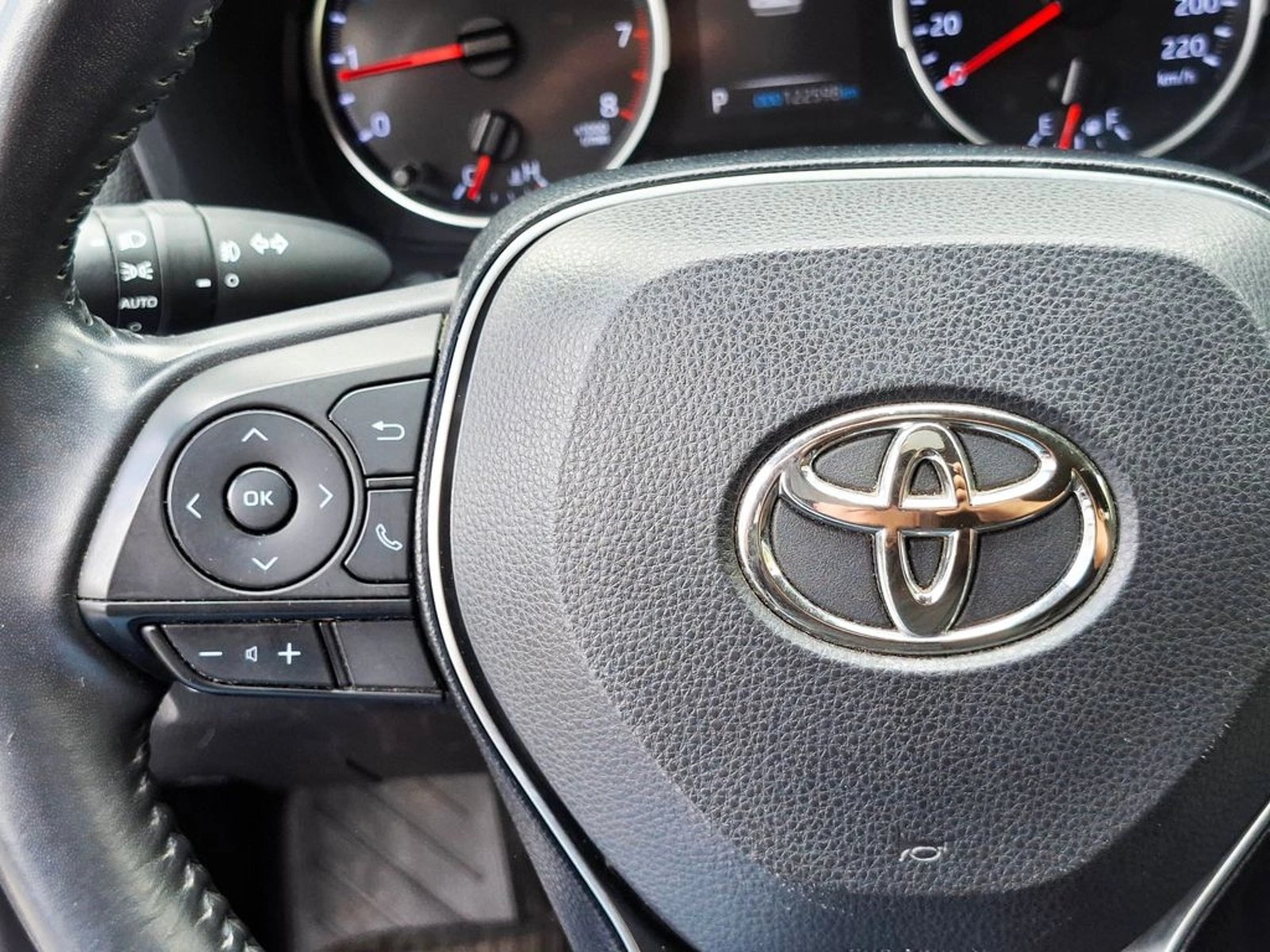 TOYOTA RAV4 2.0 XLE 4X2 AT 5P 2019 - Imagen 19 de 20