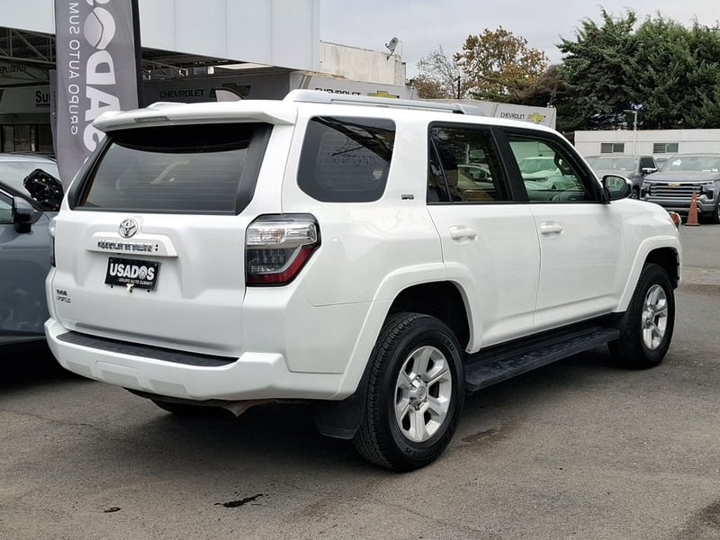 Toyota 4RUNNER AT 4.0 4X2 S 2024 - Imagen 8 de 20