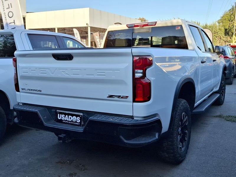 Chevrolet SILVERADO ZR2 6.2 CC  AT 4X4 2023 - Imagen 7 de 20