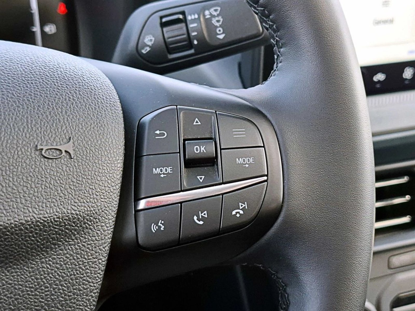 Ford MAVERICK LARIAT BLACK AT 4X4 2026 - Imagen 16 de 19