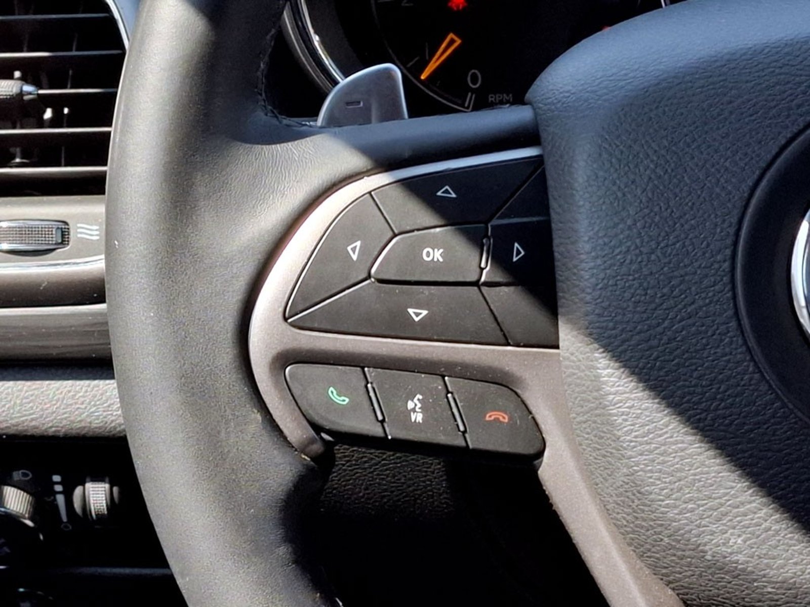 JEEP GRAND CHEROKEE 3.0 LAREDO TD DIESEL 4X4 AT 5P 2020 - Imagen 15 de 20