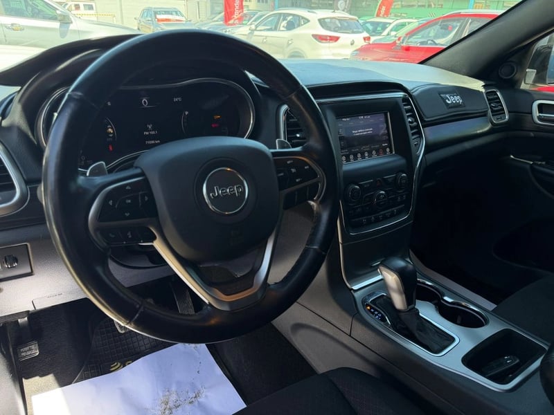 Jeep GRAND CHEROKEE 3.6 LAREDO AT 2021 - Imagen 10 de 14