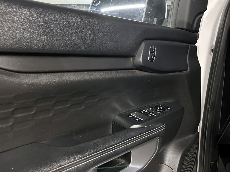 Ford RANGER 3.0 LIMITED AT 4X4 DIESEL 2024 - Imagen 9 de 19