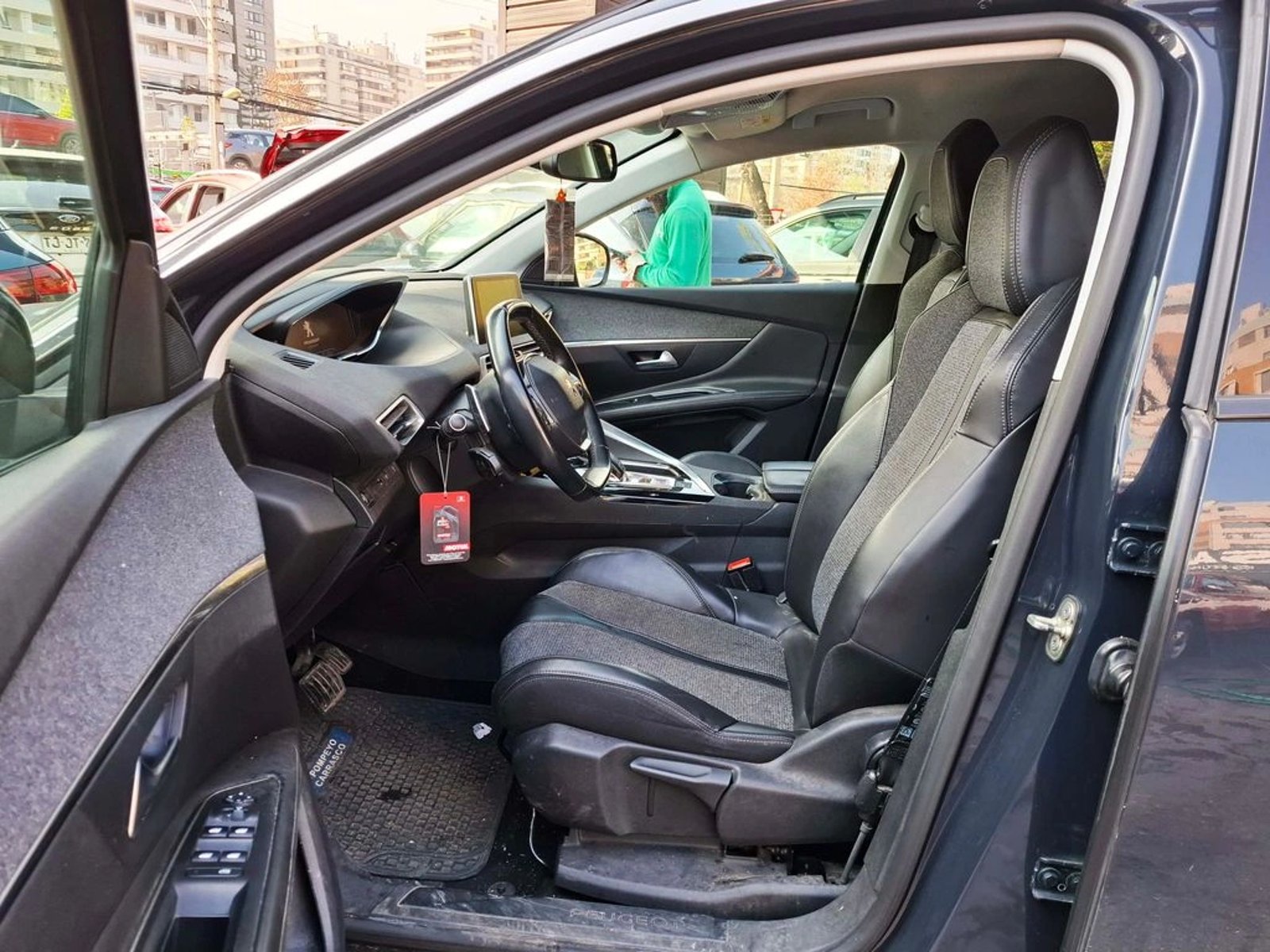 Peugeot 3008 1.5 ALLURE AT DIESEL 2019 - Imagen 11 de 20