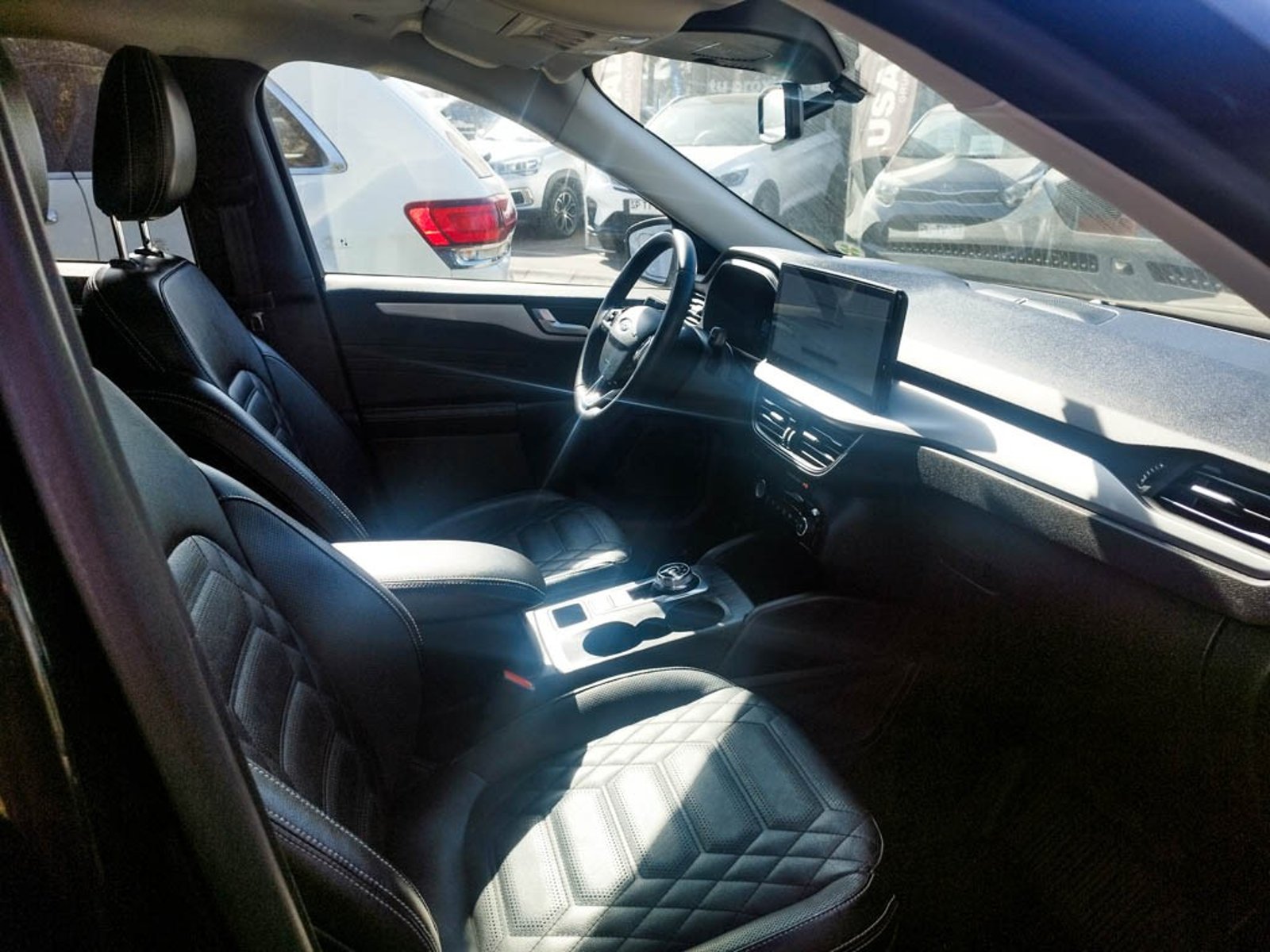 FORD ESCAPE TITANIUM 2.0 AUT 4X4 2024 - Imagen 18 de 20