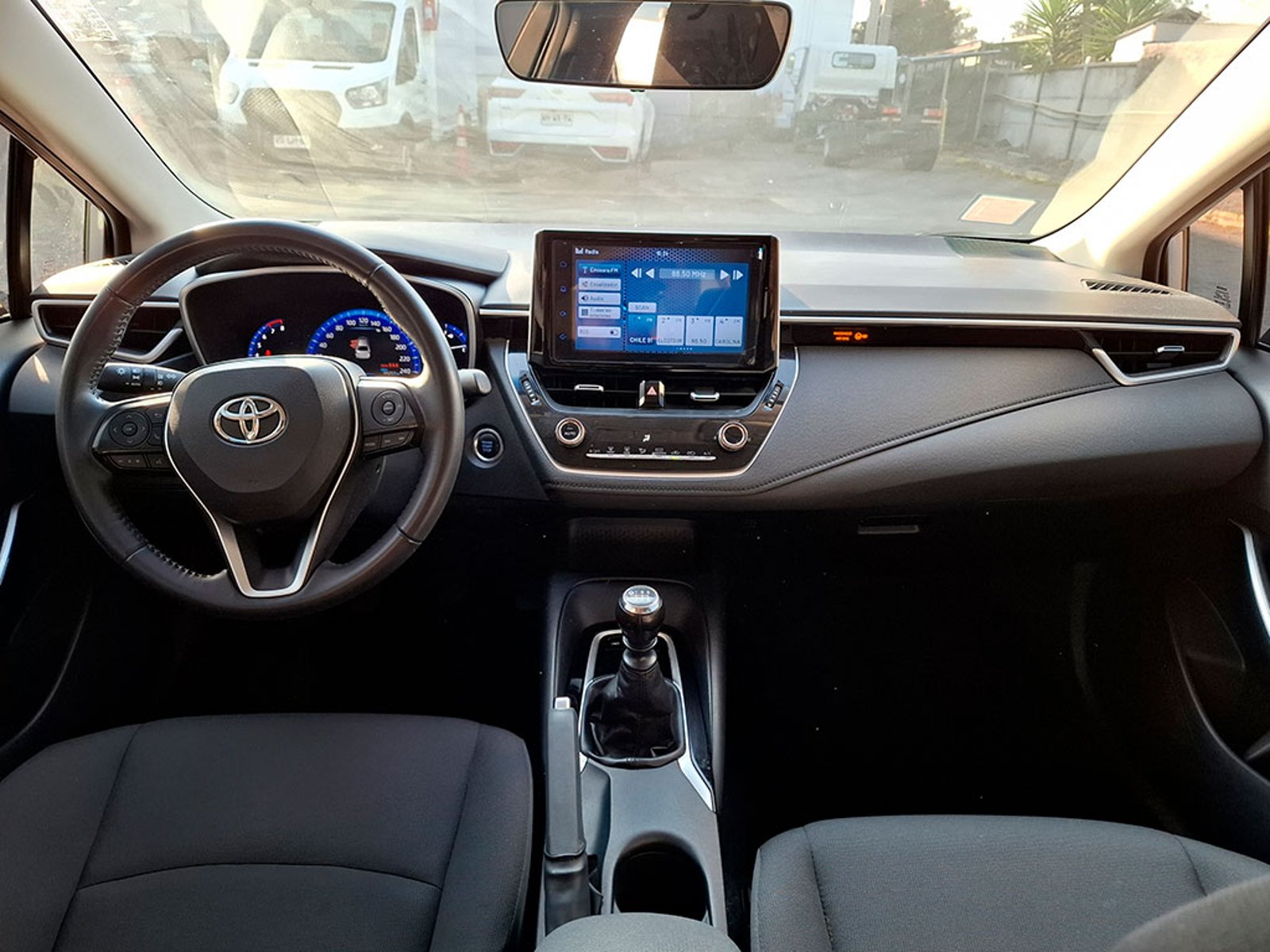 TOYOTA COROLLA 2.0 XEI MT 2023 - Imagen 10 de 20