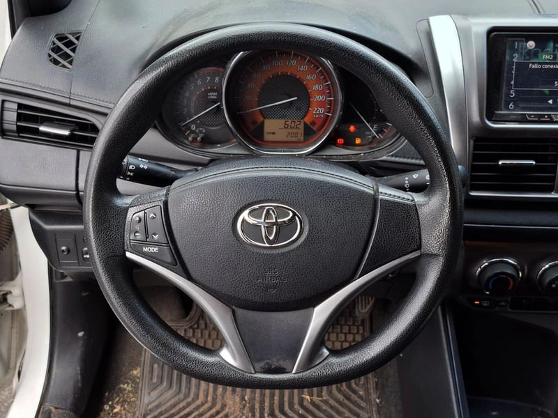 Toyota YARIS 1.5 2016 - Imagen 15 de 20