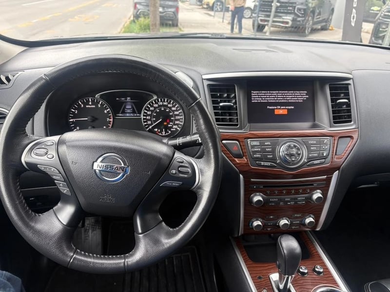 Nissan PATHFINDER 3.5 EXCLUSI CVT AT 4X4 2019 - Imagen 9 de 11