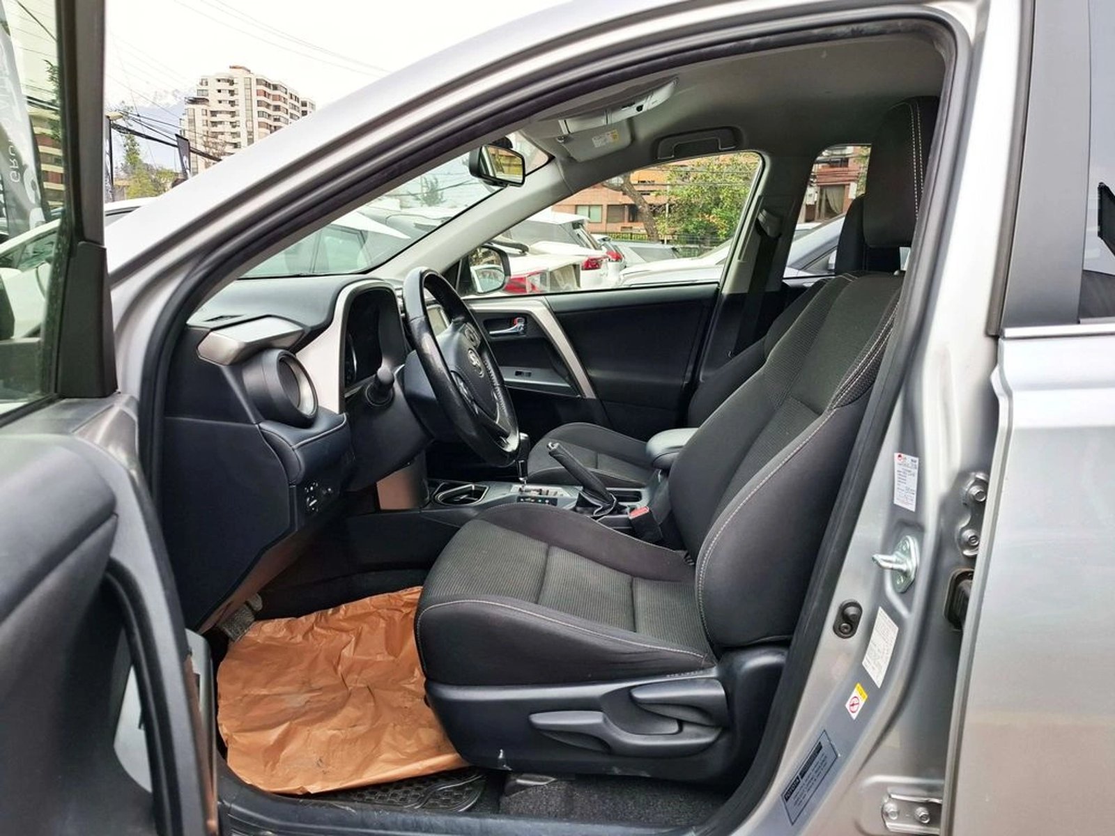 Toyota RAV4 2.0 SÚPER LUJO AUT 4X2 2019 - Imagen 13 de 20