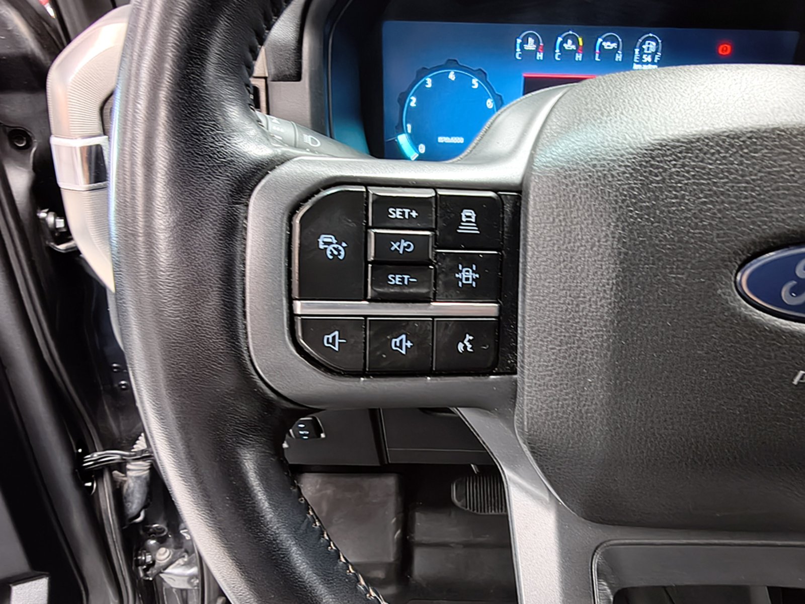 FORD F-150 5.0 LARIAT LUXURY CC DOB. CAB. 4X4 AT 4P 2025 - Imagen 13 de 20