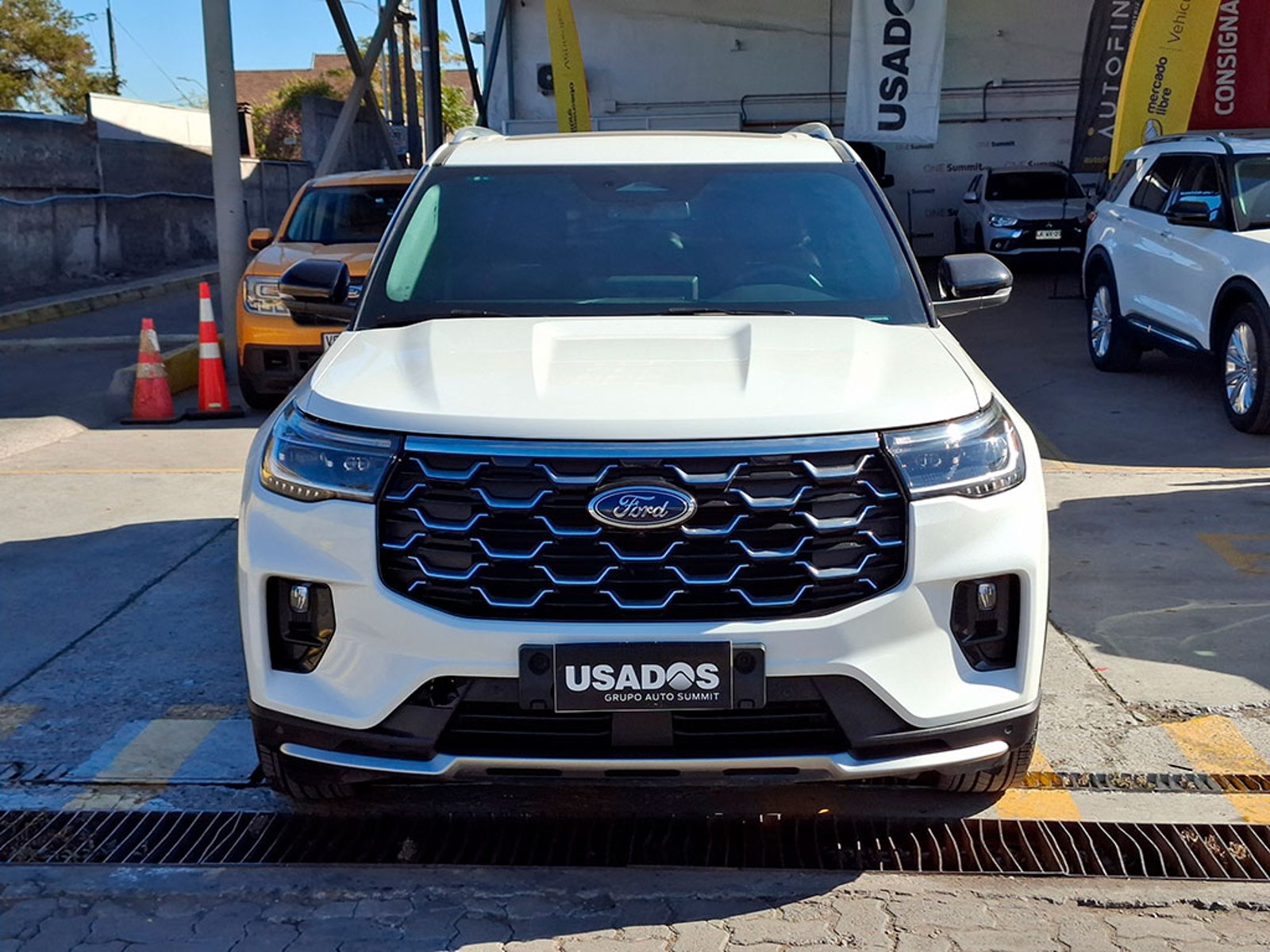 Ford EXPLORER 2.3 ECOBOOST PLATINUM 4WD 2025 - Foto 3 de 20