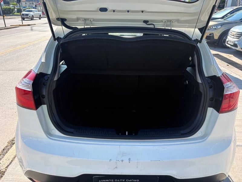 Kia RIO 5 1.4 EX 2014 - Imagen 10 de 11