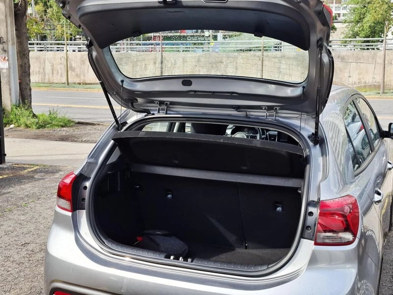 Kia RIO 5 1.4 2021 - Imagen 8 de 20