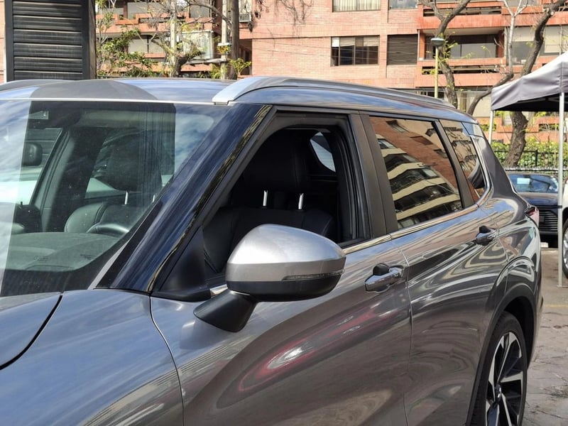 Mitsubishi OUTLANDER 2.5 2022 - Imagen 8 de 20