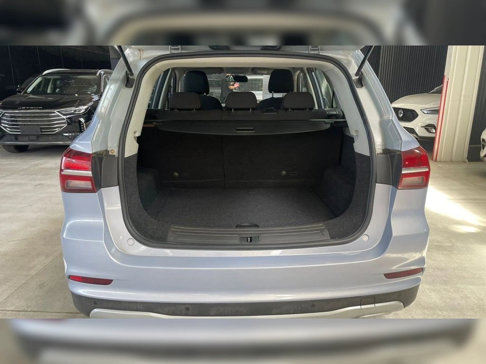 MG RX5 1.5T STD 2WD MT 5P 2023 - Imagen 11 de 11