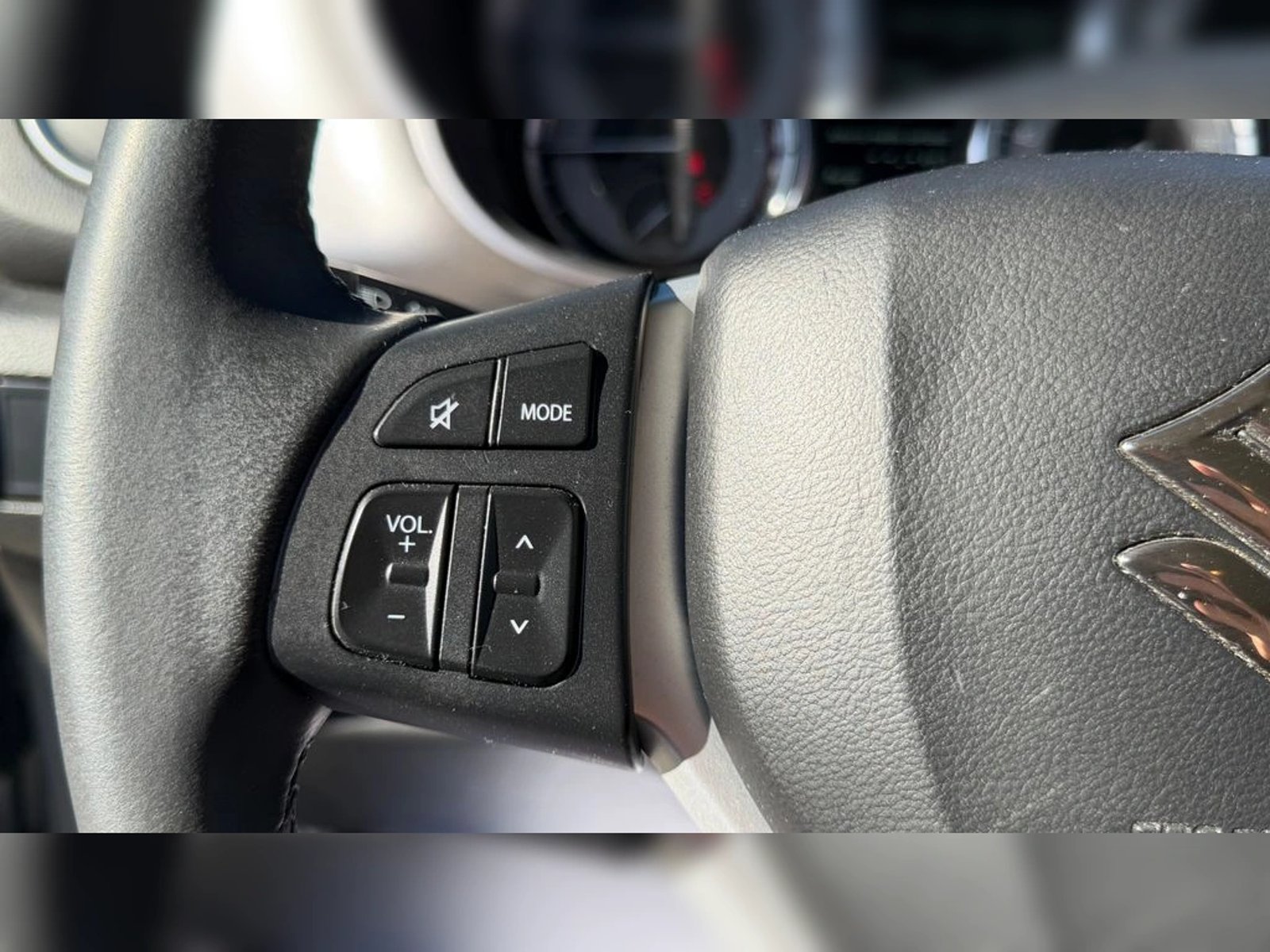 SUZUKI VITARA GLS 4X2 MT 2023 - Imagen 9 de 16