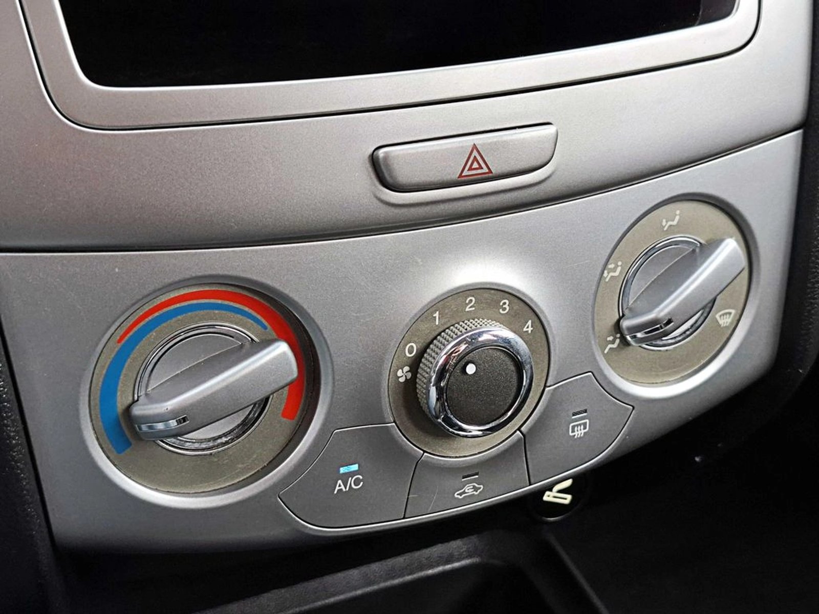Chevrolet SAIL 1.4 II NB LT MT 2015 - Imagen 15 de 16