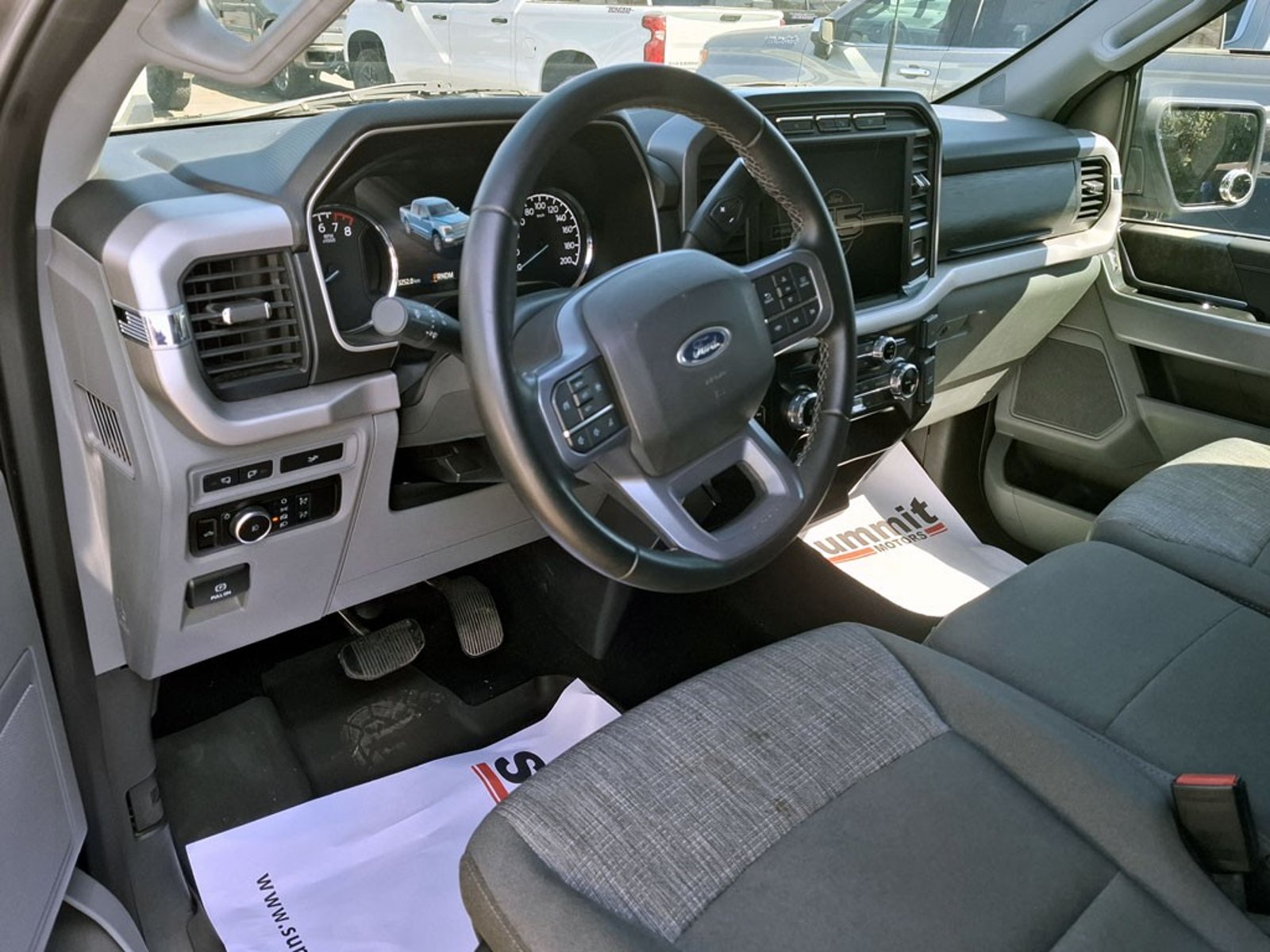 FORD F-150 XLT 5.0 AUT 2024 - Imagen 13 de 20