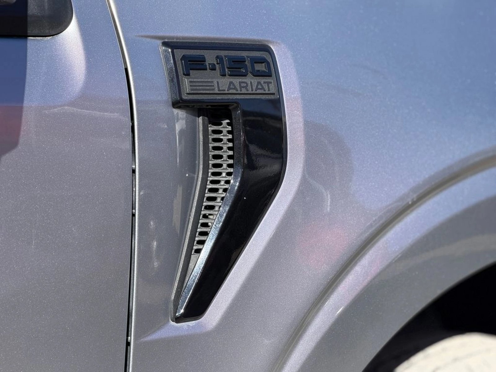 Ford F-150 5.0 LARIAT BLACK CC 4X4 DOB. CAB. AT 4P 2025 - Foto 5 de 20