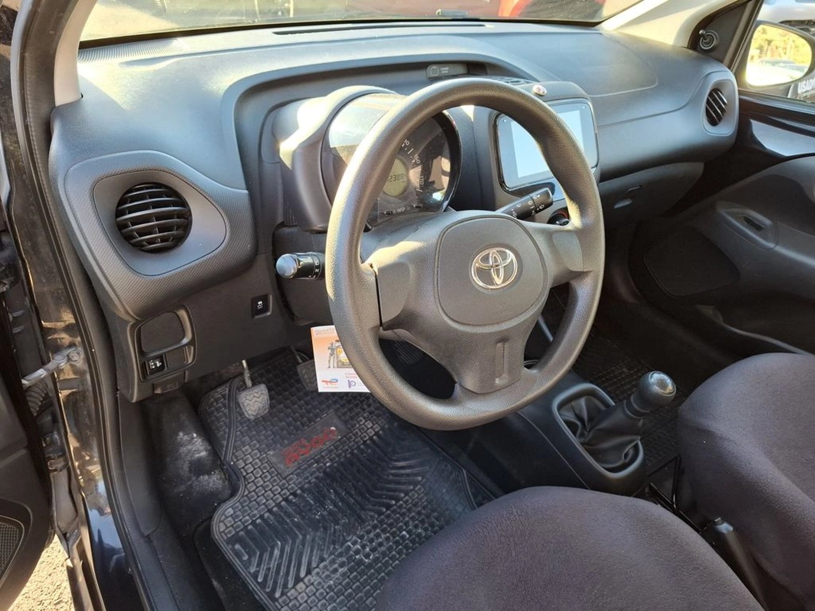 Toyota AYGO GLX 1.0 2019 - Imagen 10 de 17