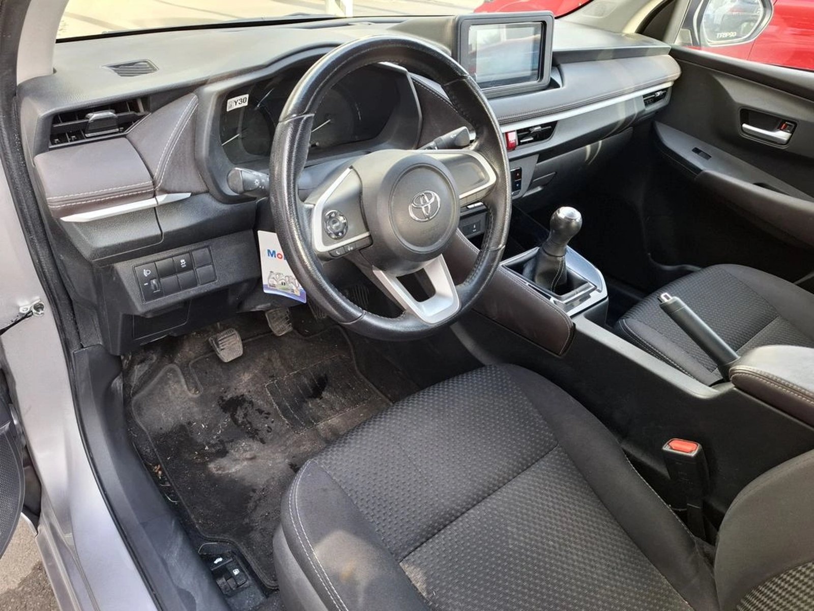 TOYOTA YARIS 1.5 E MT 2024 - Imagen 14 de 20
