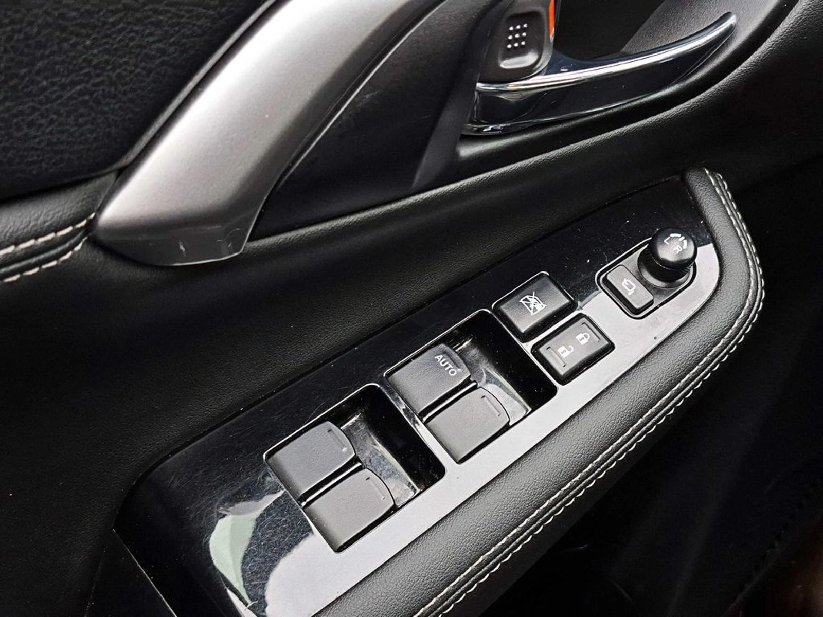 Suzuki GRAND VITARA GLX 1.5 MT HYBRID 2023 - Imagen 8 de 17
