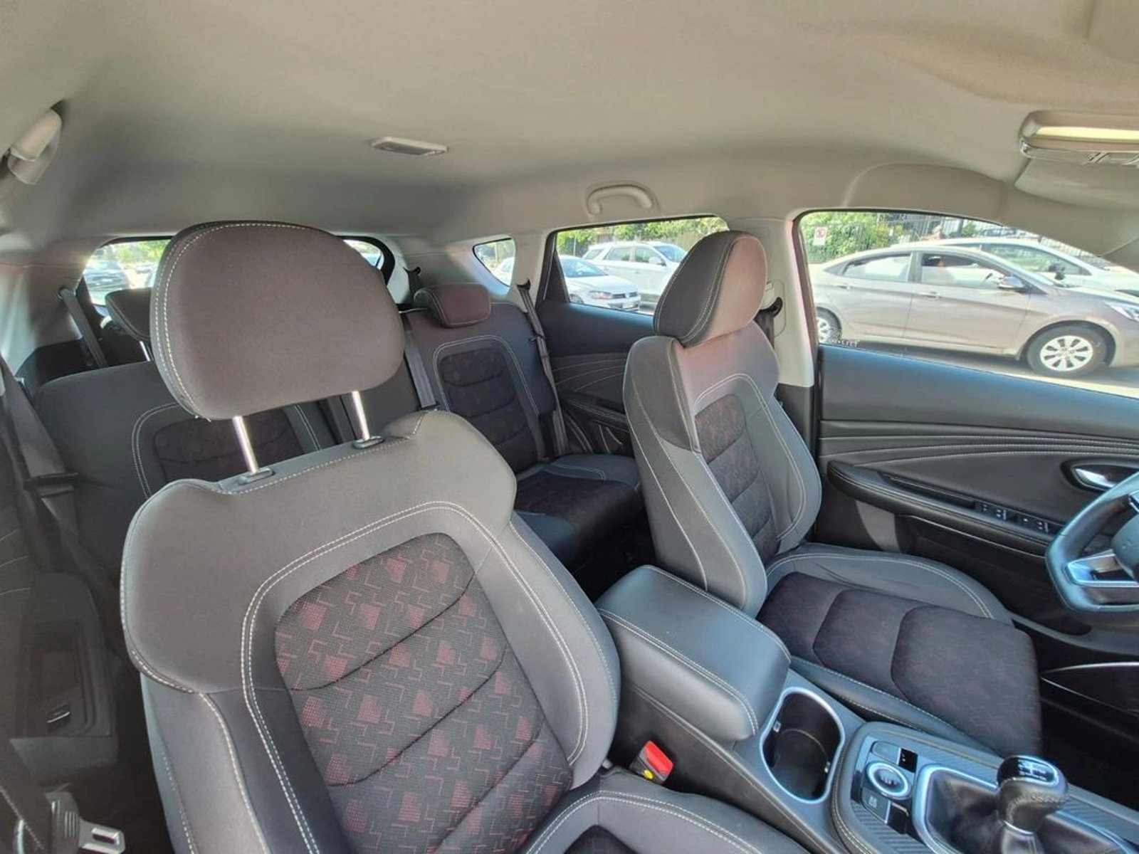 JETOUR X70 1.5 GL MT 2024 - Imagen 18 de 20