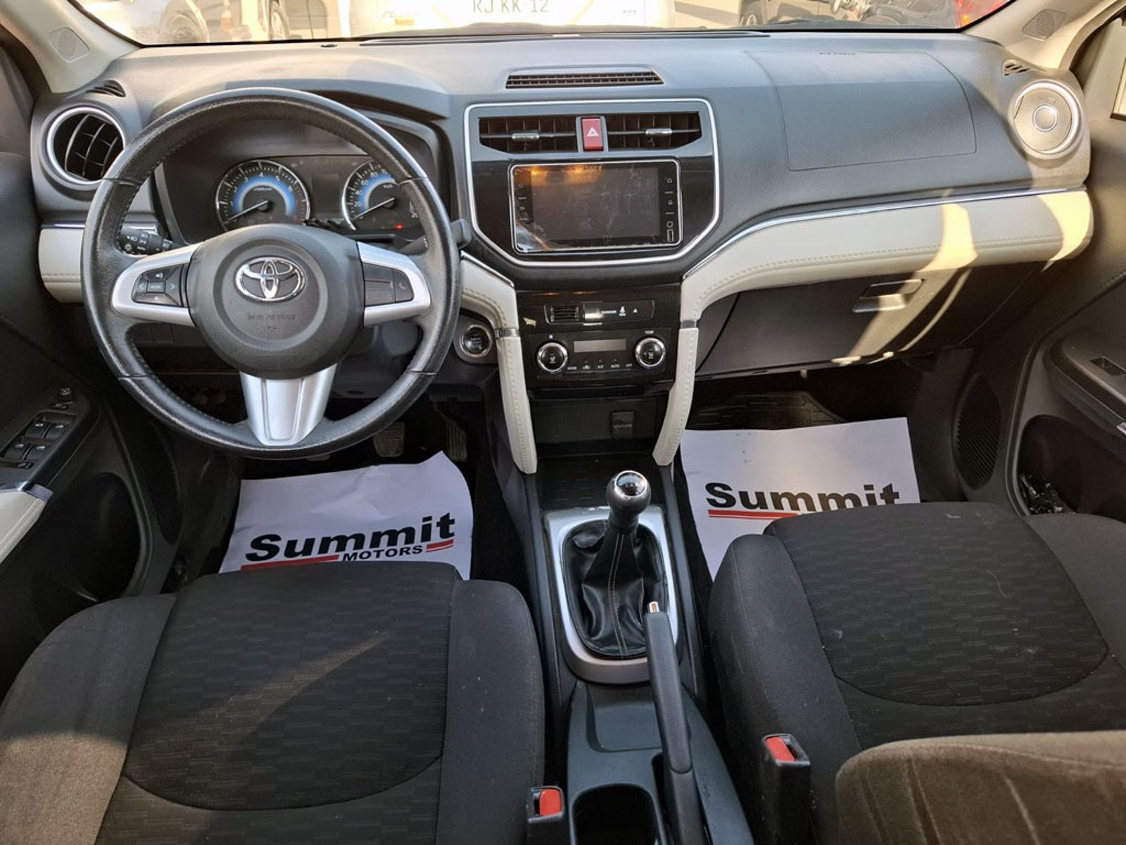 TOYOTA RUSH 1.5 XLI 4X2 MT 5P 2022 - Imagen 13 de 20