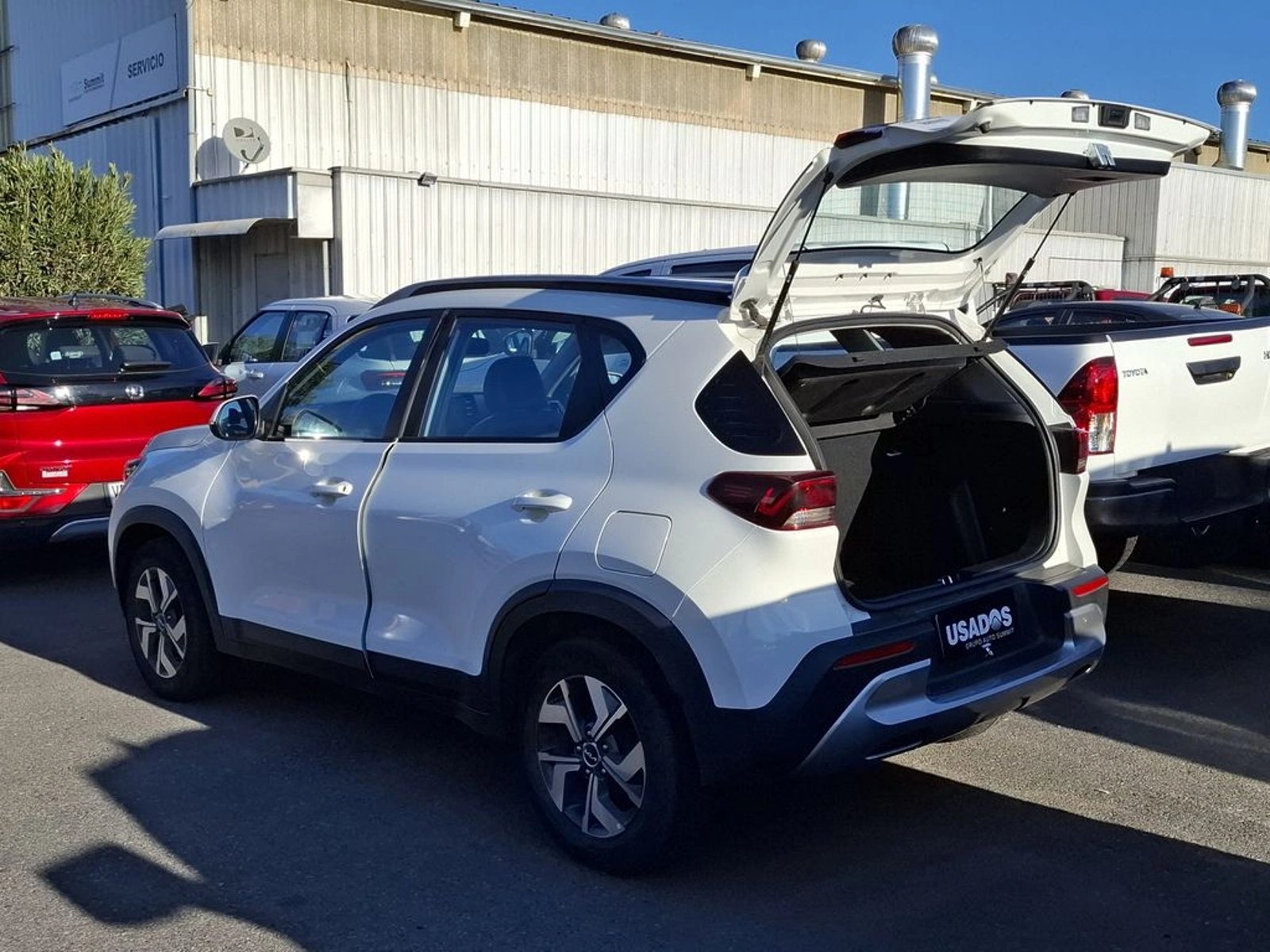 Kia SONET 1.5 EX 4X2 RI 6MT 5P 2024 - Imagen 8 de 20