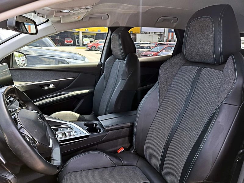 Peugeot 3008 1.6 ALLURE 4X2 165 EAT6 5P 2022 - Imagen 9 de 16