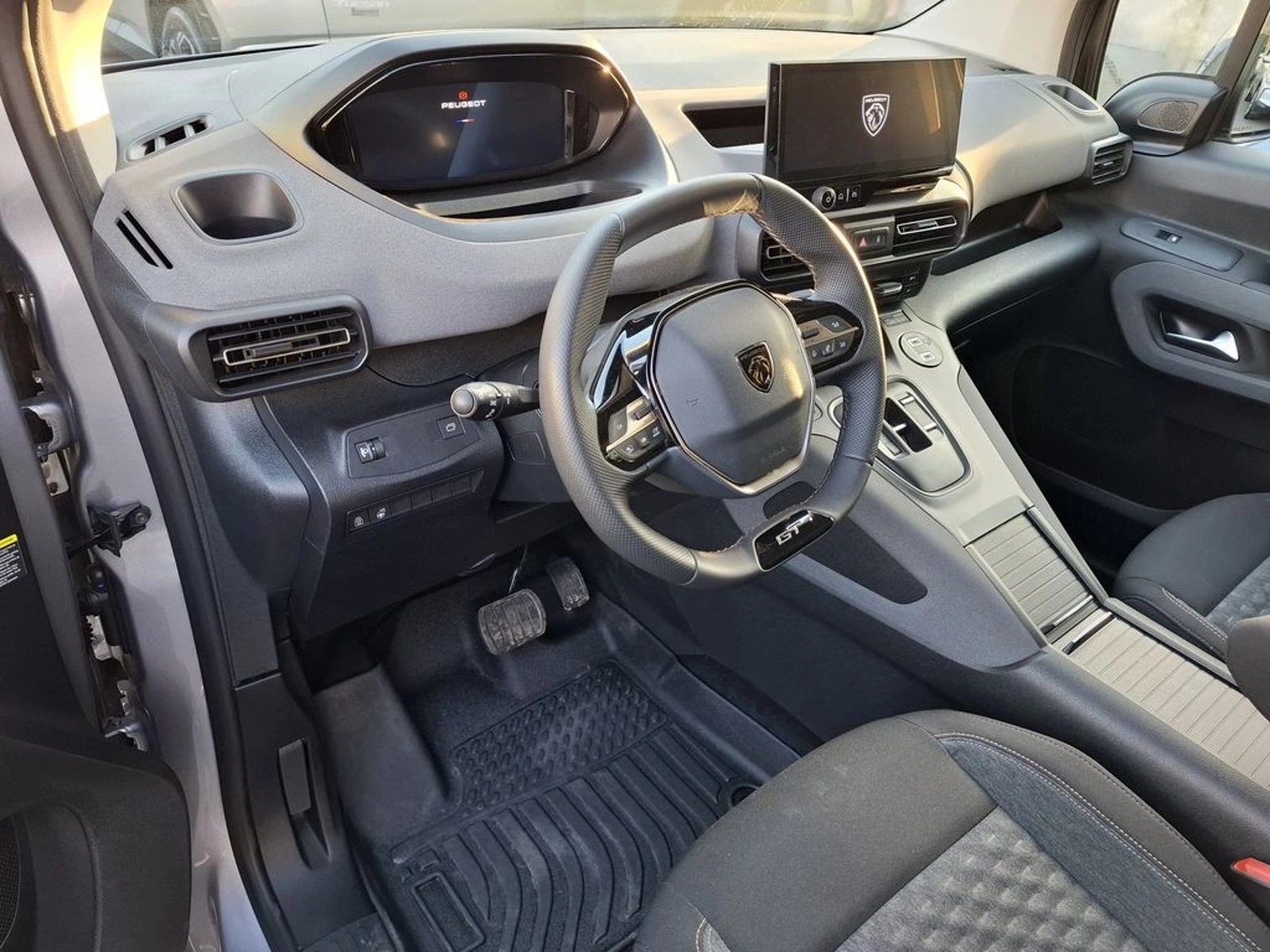 Peugeot RIFTER ALLURE 4X2 1.5 AUT 2026 - Imagen 11 de 20