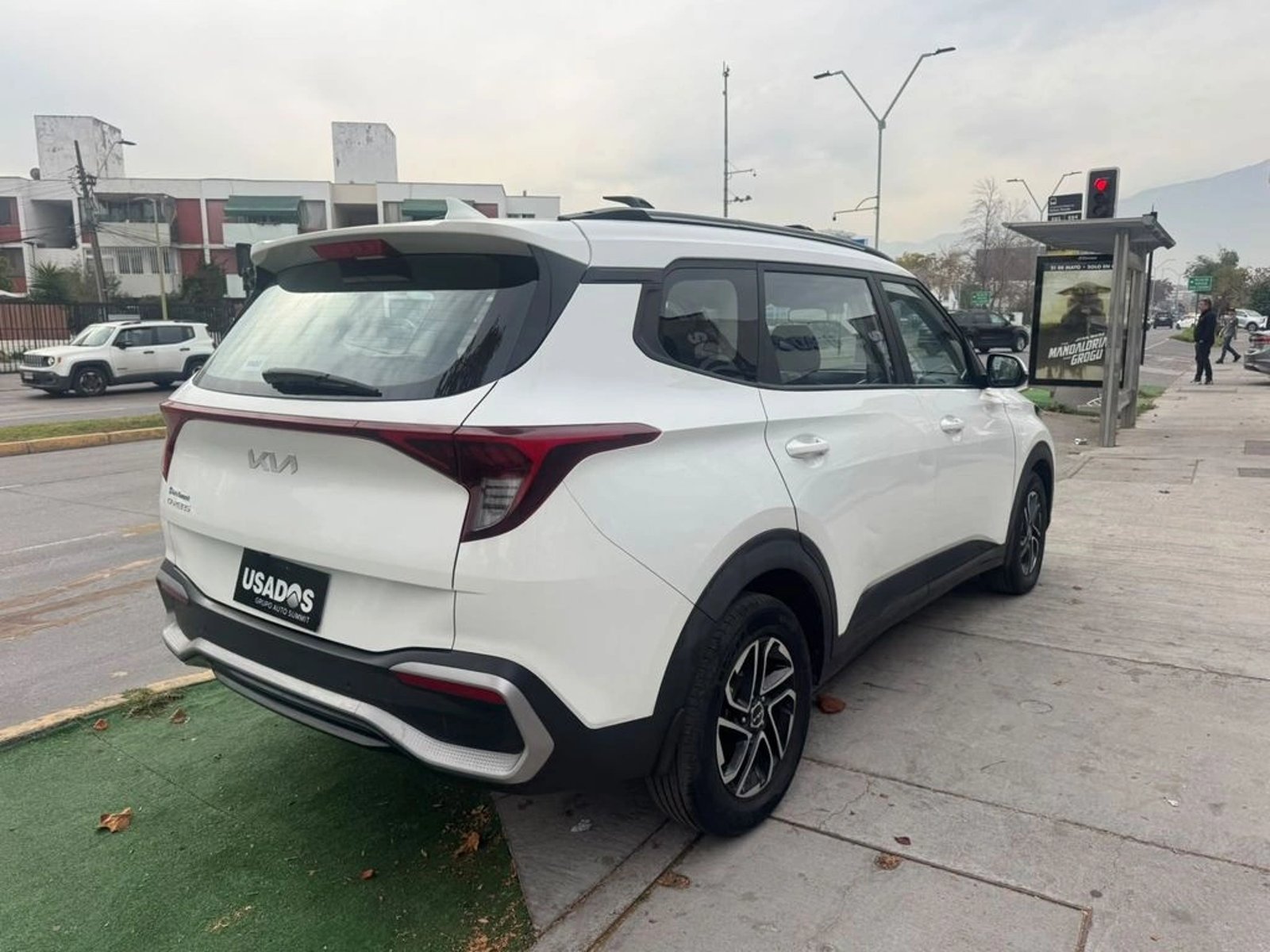 Kia CARENS 1.4 EX 2023 - Foto 4 de 12