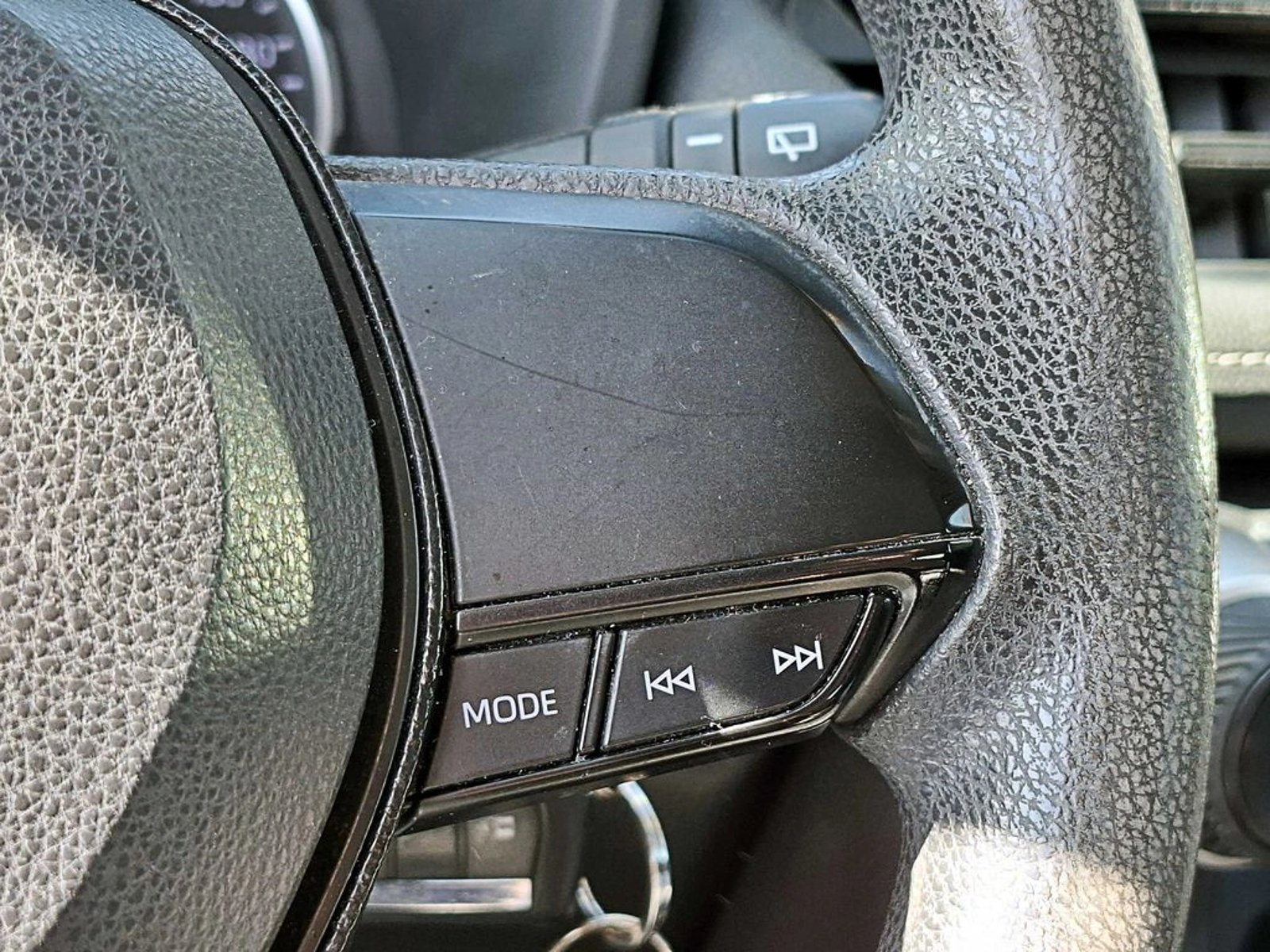 TOYOTA RAV4 LE 2.0 4X2 AT 5P 2021 - Imagen 17 de 20