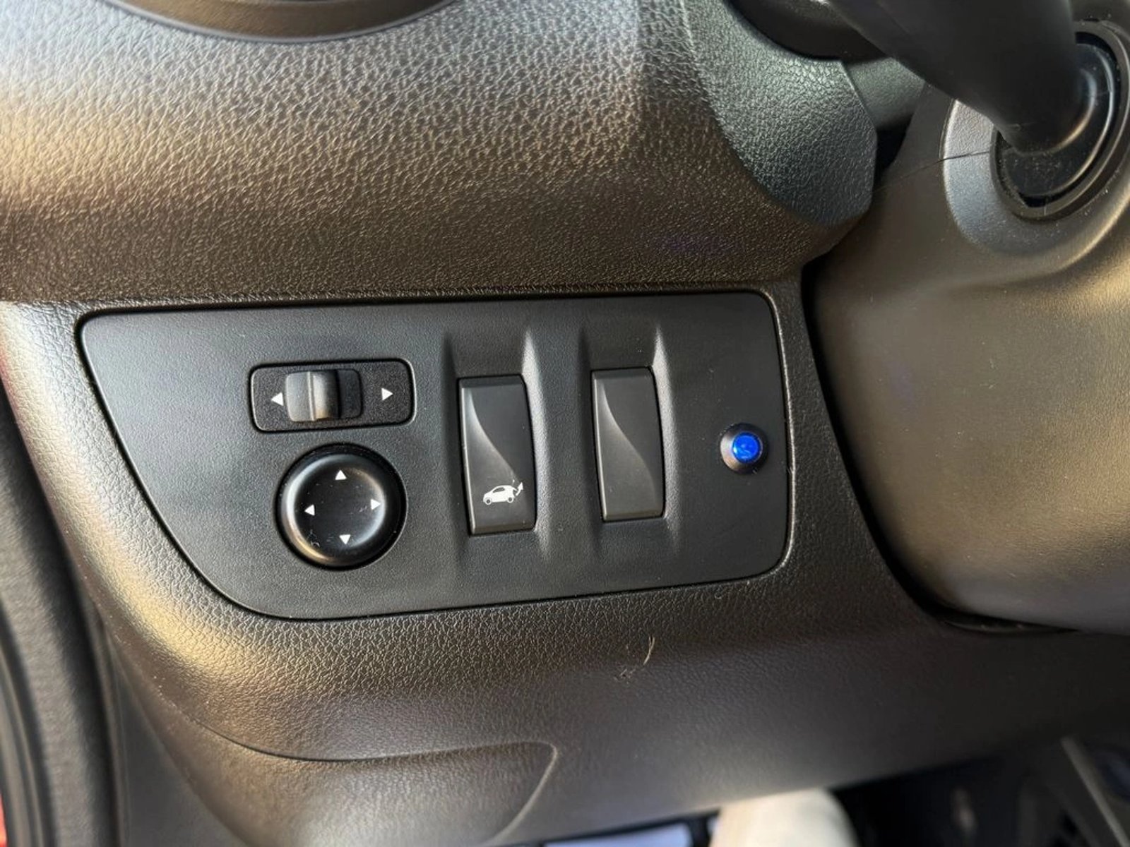Renault KWID 1.0 ZEN 4X2 HB MT 5P 2023 - Imagen 12 de 18